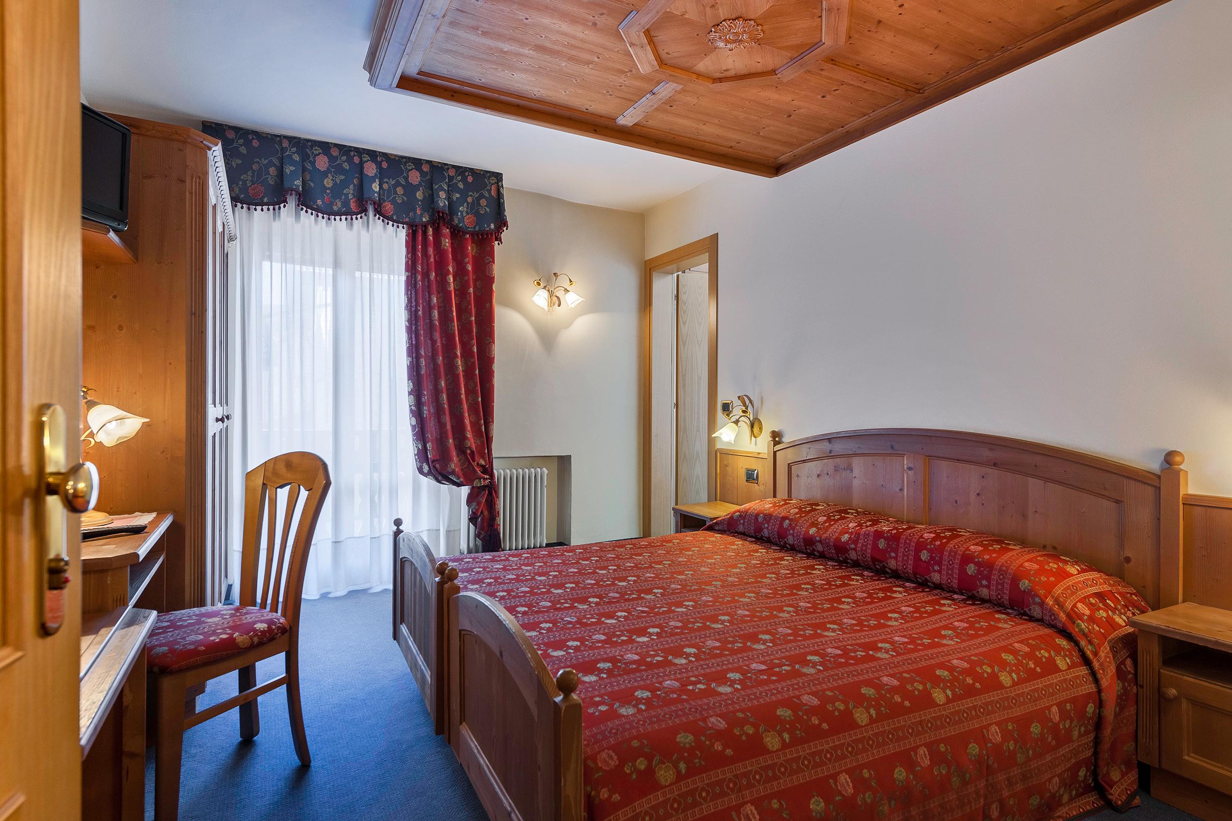 Family Hotel La Perla Fiera Di Primiero Εξωτερικό φωτογραφία