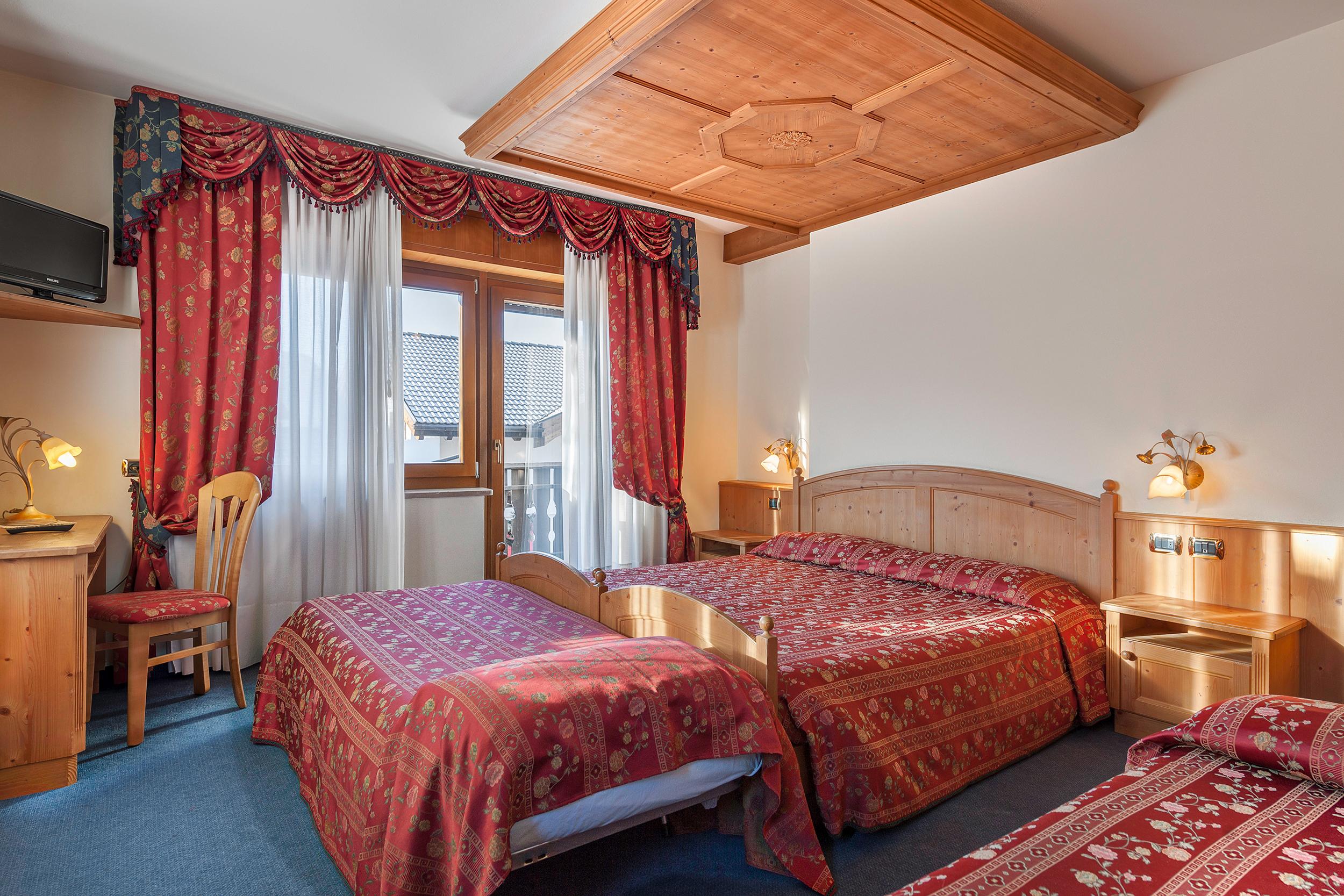 Family Hotel La Perla Fiera Di Primiero Εξωτερικό φωτογραφία