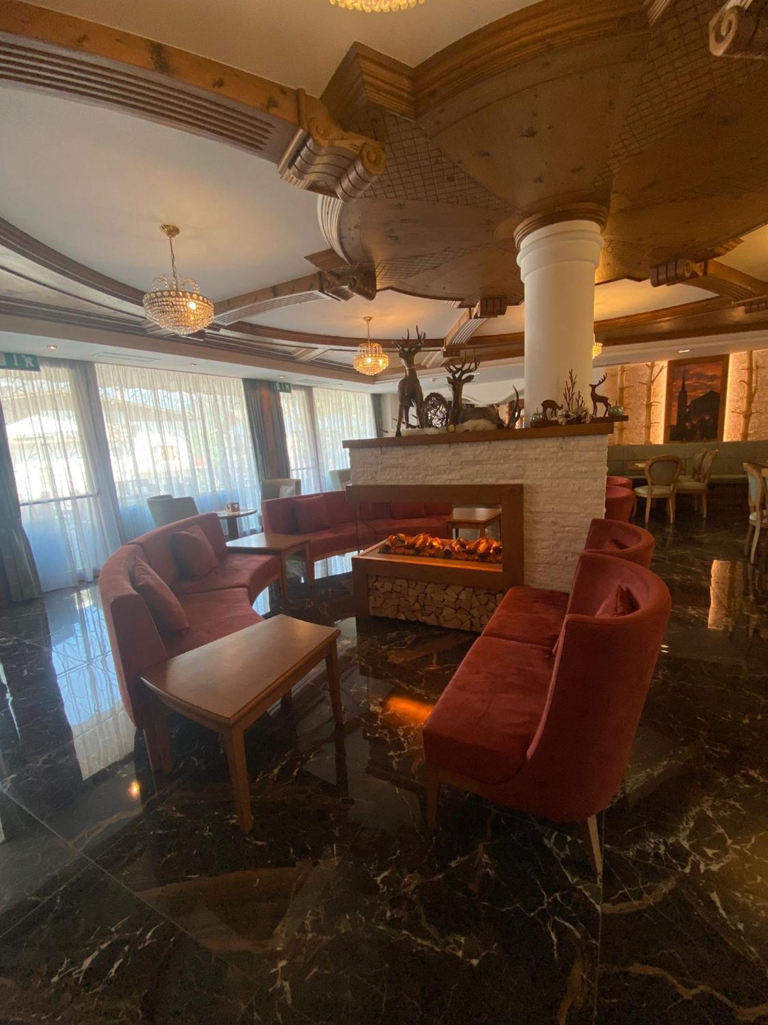 Family Hotel La Perla Fiera Di Primiero Εξωτερικό φωτογραφία