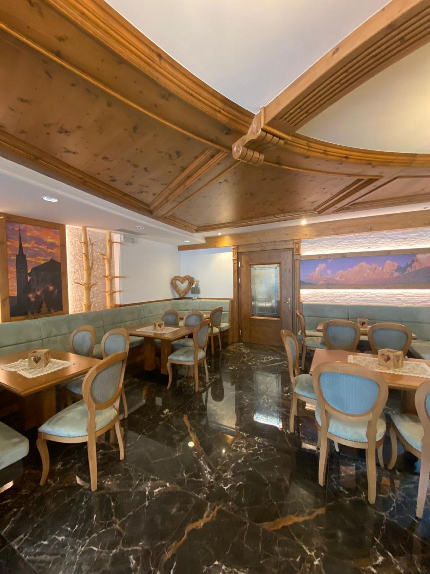 Family Hotel La Perla Fiera Di Primiero Εξωτερικό φωτογραφία