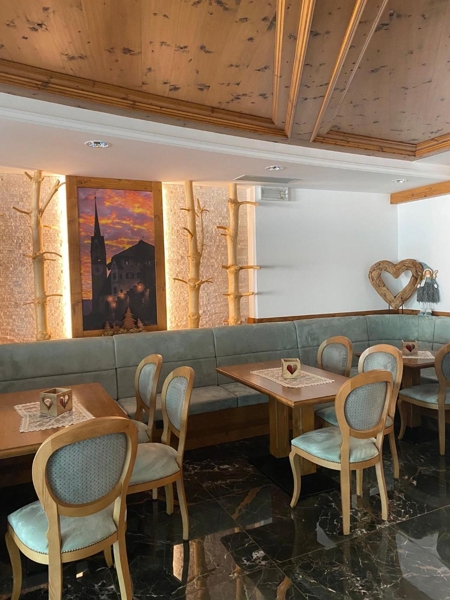 Family Hotel La Perla Fiera Di Primiero Εξωτερικό φωτογραφία