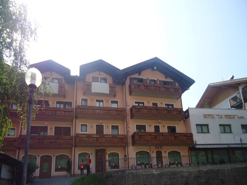 Family Hotel La Perla Fiera Di Primiero Εξωτερικό φωτογραφία