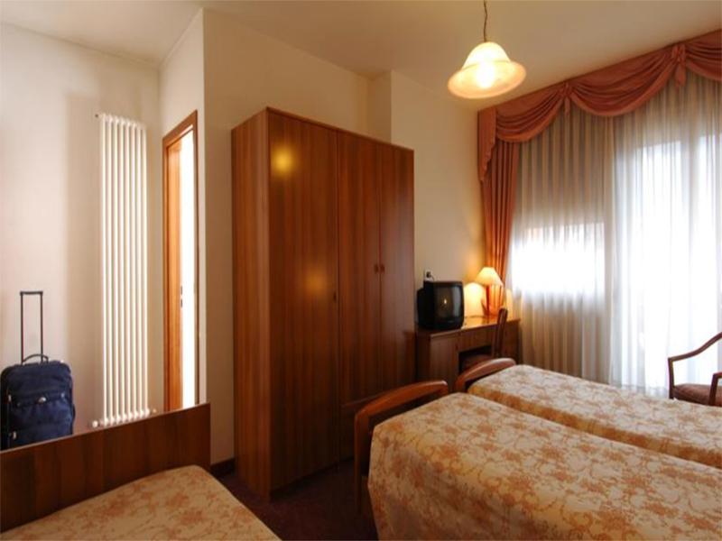 Family Hotel La Perla Fiera Di Primiero Εξωτερικό φωτογραφία