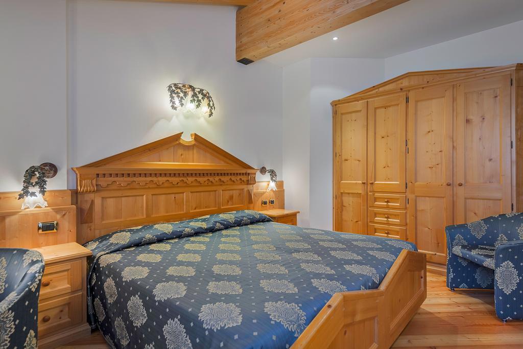 Family Hotel La Perla Fiera Di Primiero Εξωτερικό φωτογραφία