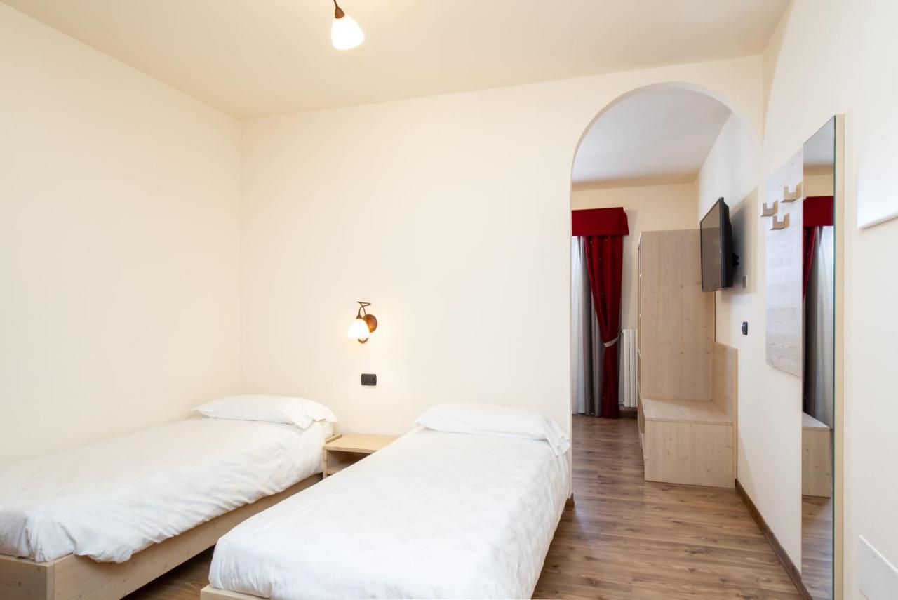 Family Hotel La Perla Fiera Di Primiero Εξωτερικό φωτογραφία